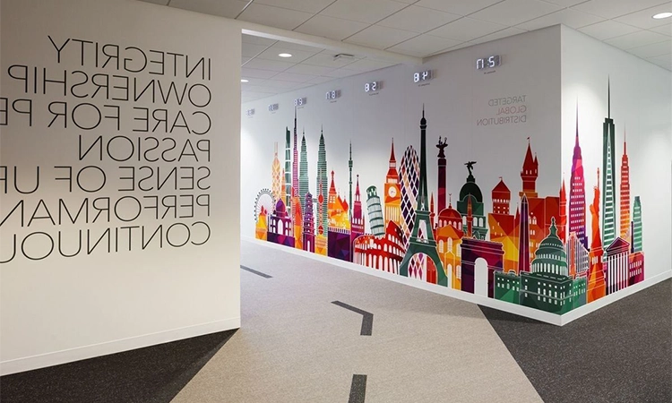 Seamless Full-Wall Visual Immersion